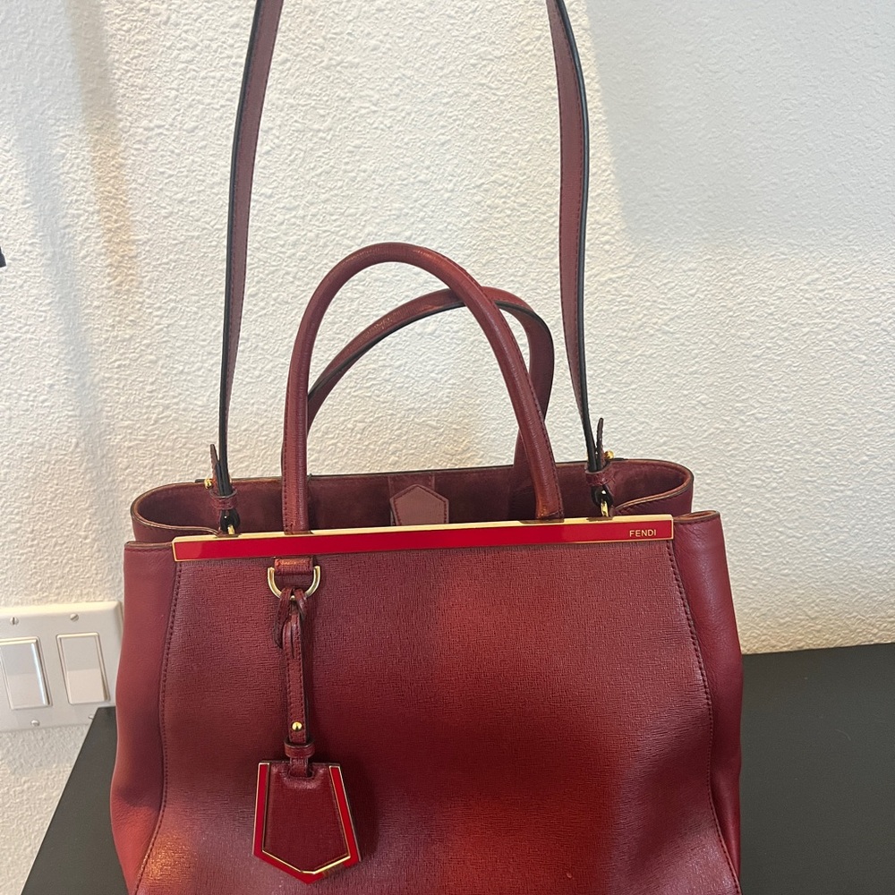 Fendi Vitello Elite Regular 2Jours Tote Rosso Scuro Ciliegia